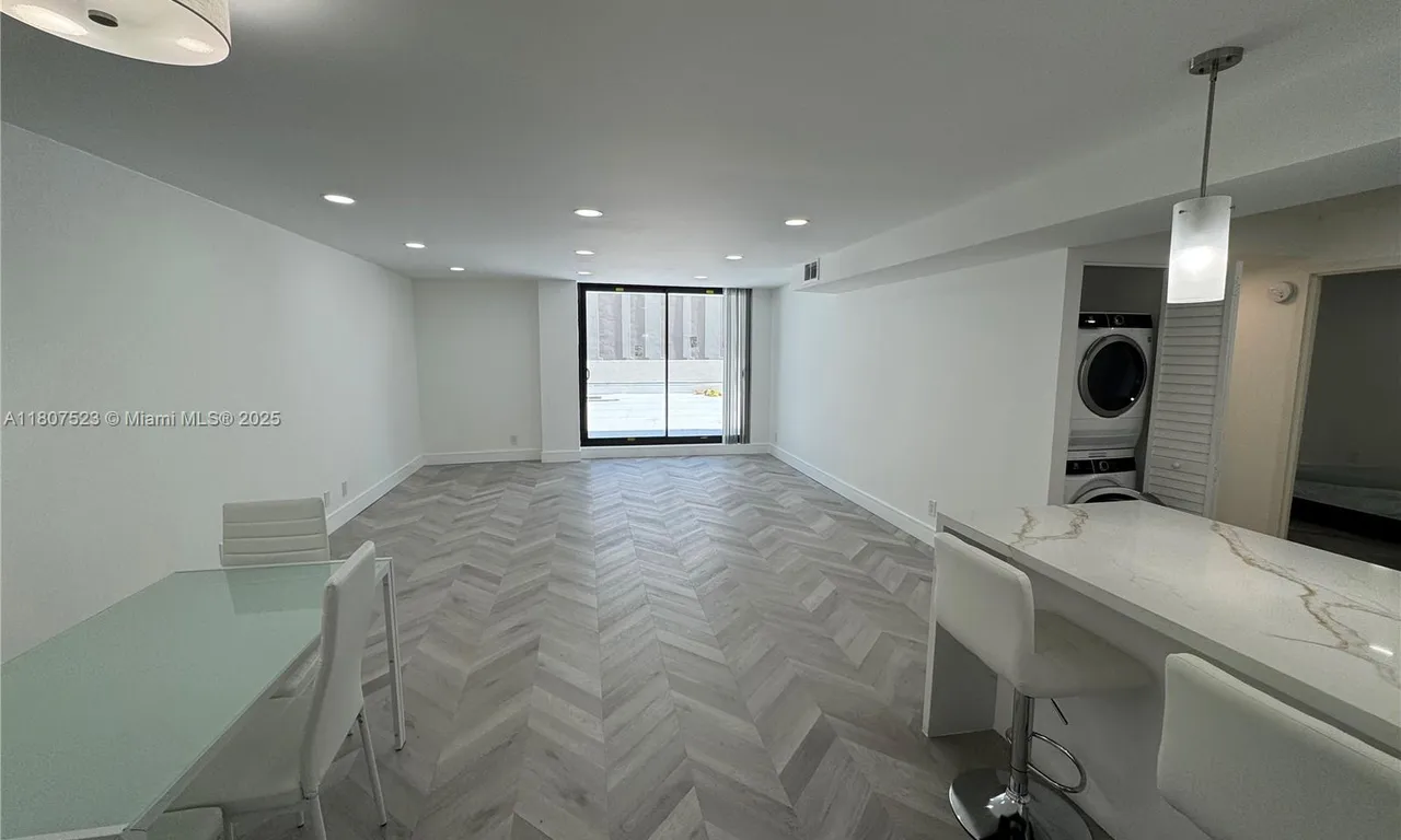 1800 Collins Ave # 5B, Miami Beach FL 33139