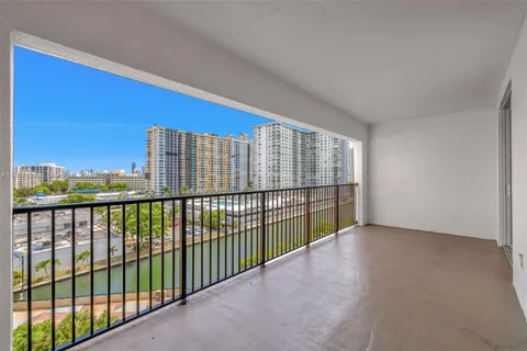 17150 N Bay Rd # 2814, Sunny Isles Beach FL 33160