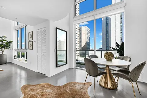 300 S Biscayne Blvd # 1232, Miami FL 33131