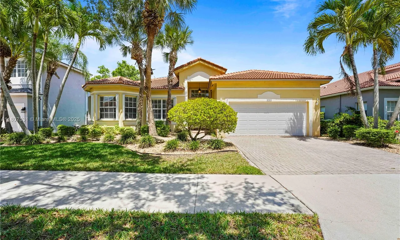 4294 Diamond Ter, Weston FL 33331