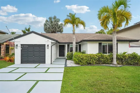 731 Briarwood Ter, Davie FL 33325