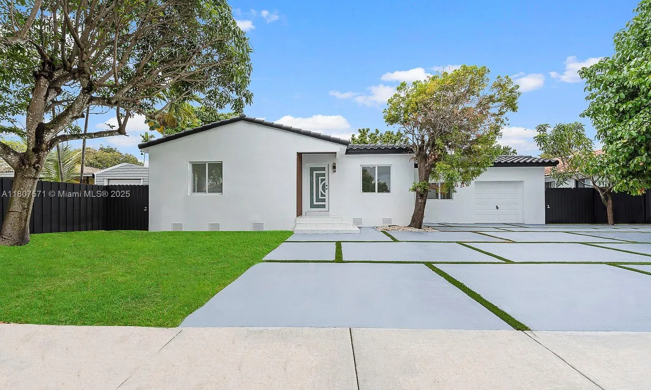 6820 SW 28th Ter, Miami FL 33155