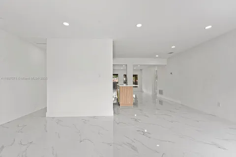 6820 SW 28th Ter, Miami FL 33155