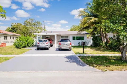 305 NW 122nd St # 305, North Miami FL 33168
