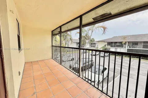 10029 Winding Lake Rd # 201, Sunrise FL 33351