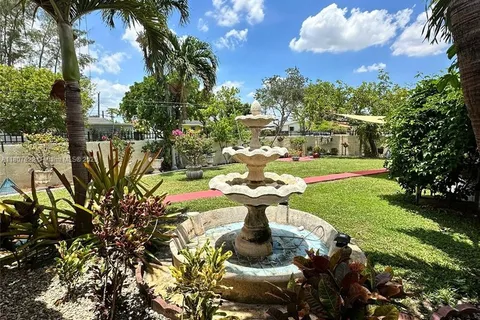 7170 SW 17th Ter, Miami FL 33155