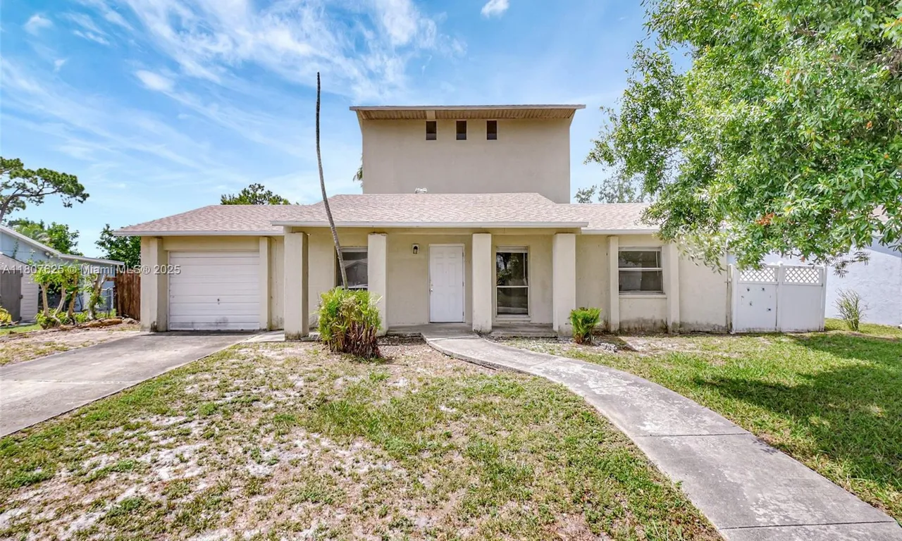 6160 Camp Lee Rd, West Palm Beach FL 33417
