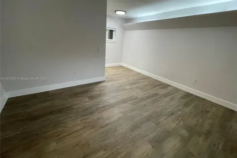 125 Edgewater Dr # 5, Coral Gables FL 33133