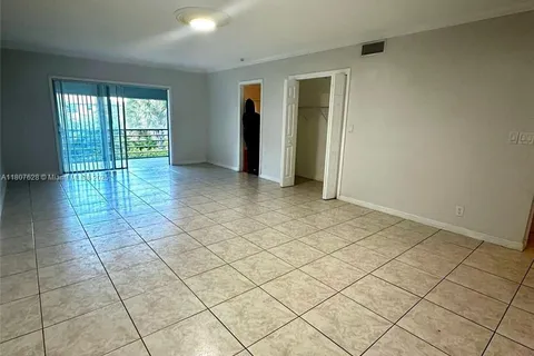 4291 NW 9th Ave # 202, Deerfield Beach FL 33064
