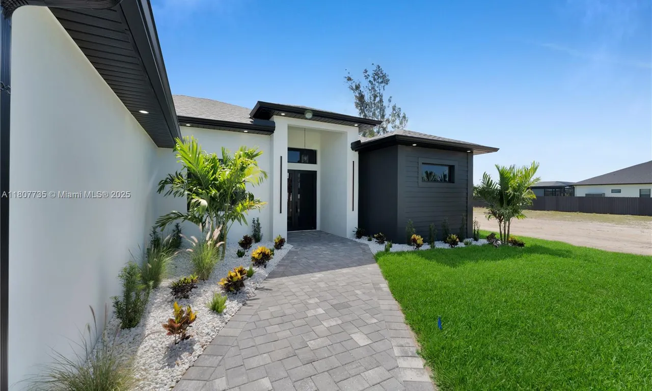 419 NW 7TH AVE, Cape Coral FL 33993