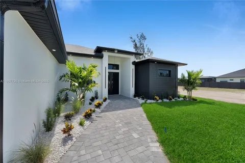 419 NW 7TH AVE, Cape Coral FL 33993