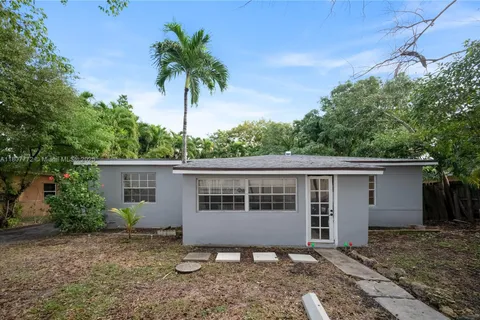 13845 NW 6th Ave, Miami FL 33168