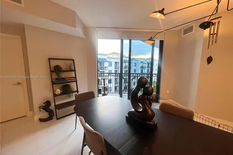 301 Altara Ave # 810, Coral Gables FL 33146