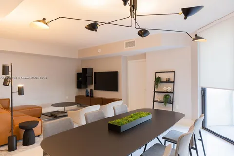 301 Altara Ave # 810, Coral Gables FL 33146