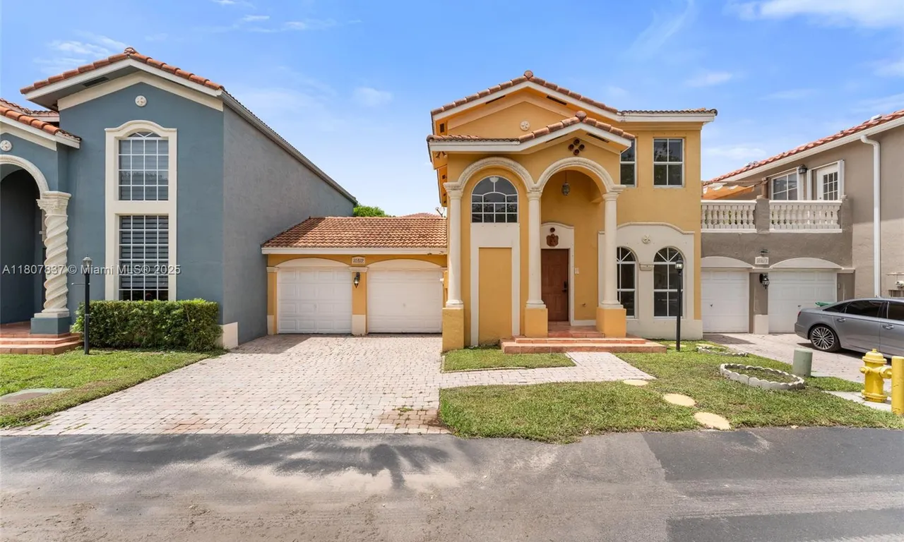 10819 NW 51st Ln, Doral FL 33178