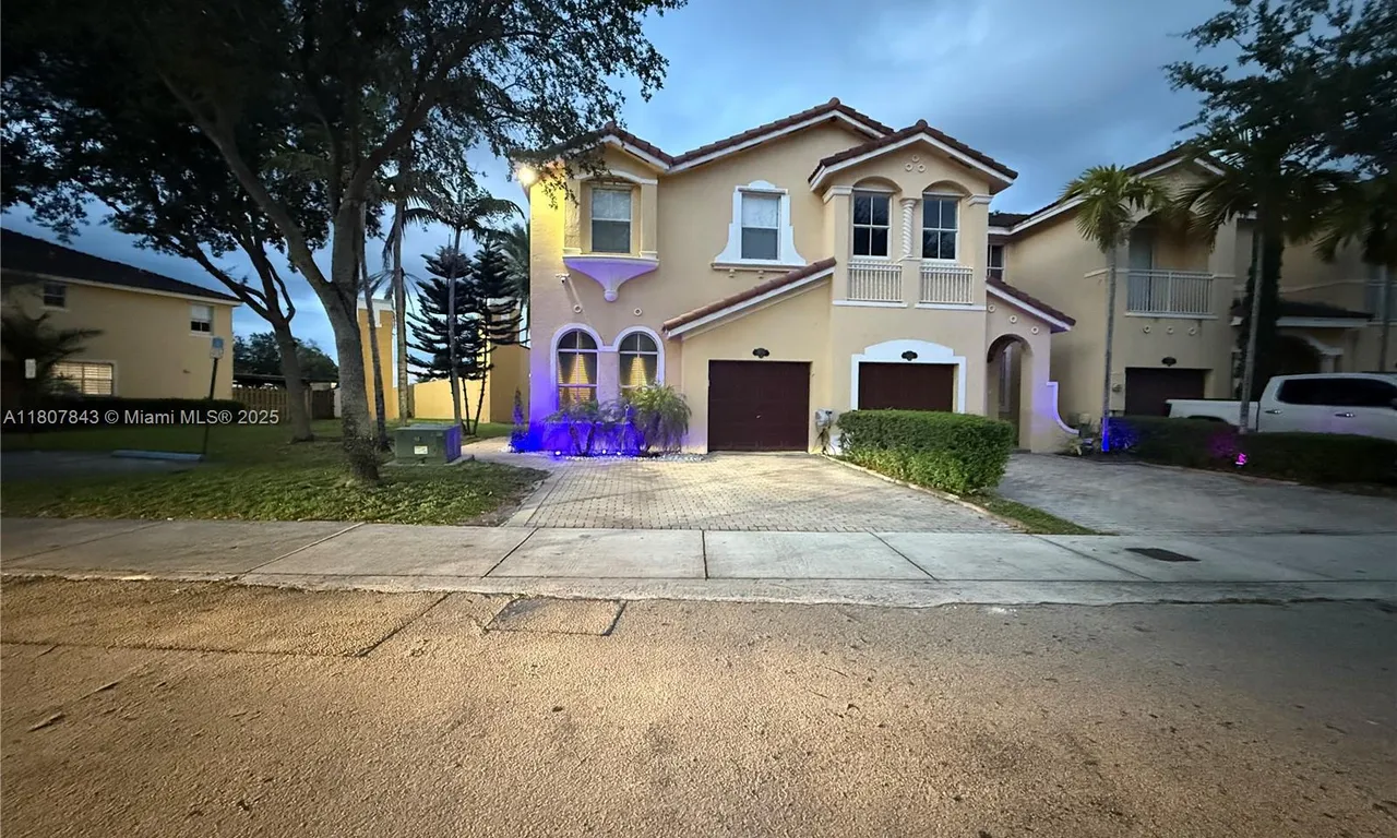 15029 SW 8th Ter, Miami FL 33194