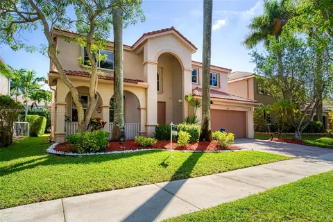 850 Nandina Dr, Weston FL 33327