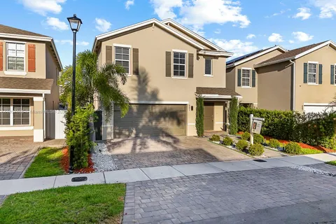501 NE 6th Ct, Florida City FL 33034