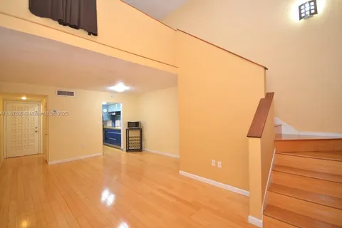 335 Navarre Ave # 5, Coral Gables FL 33134