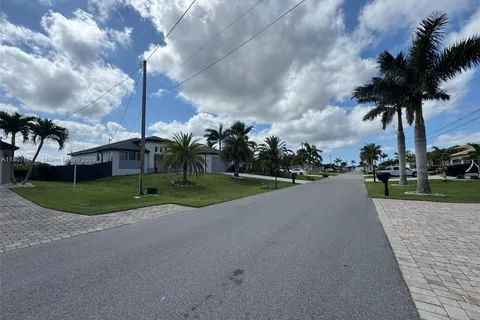 113 NW 38th Pl, Cape Coral FL 33993