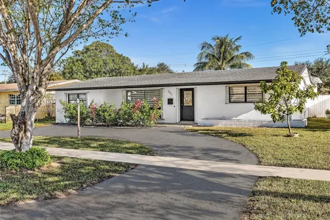 551 Crescent dr, Hollywood FL 33021