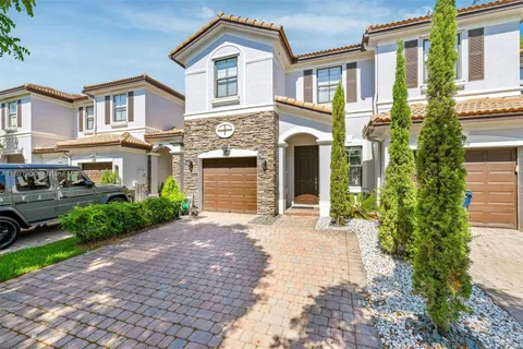 8780 NW 116th Path, Doral FL 33178