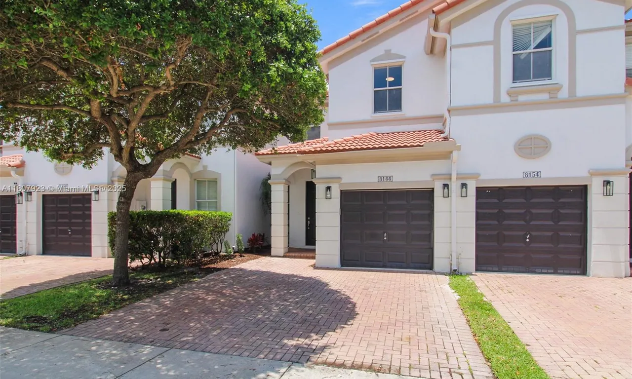 8144 NW 107th Path, Doral FL 33178