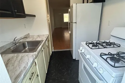 921 Meridian Ave # 10, Miami Beach FL 33139