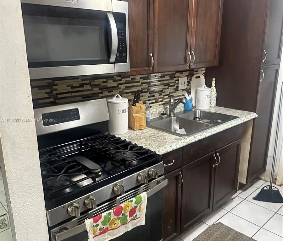 70 NE 202nd Ter # T32, Miami Gardens FL 33179
