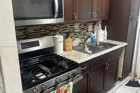 70 NE 202nd Ter # T32, Miami Gardens FL 33179