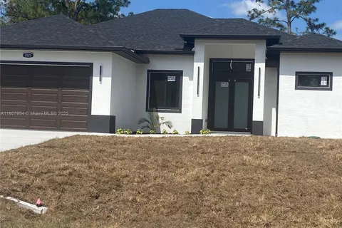 3806 3806 E 18th St, Lehigh Acres FL 33972