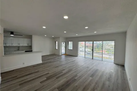 630 Layne Blvd # 211, Hallandale Beach FL 33009