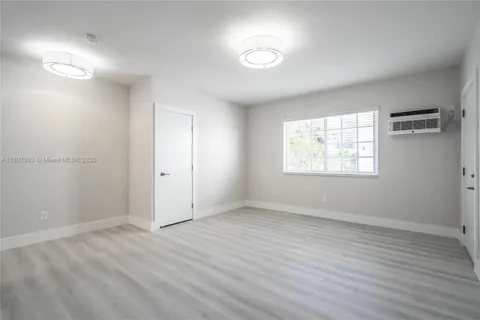 2416 Flamingo Dr # 8, Miami Beach FL 33140