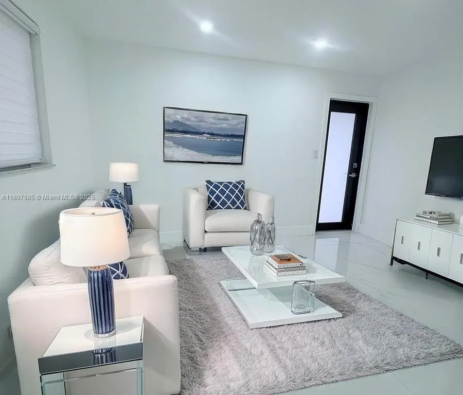 1440 N 71st Ave # 2, Hollywood FL 33024