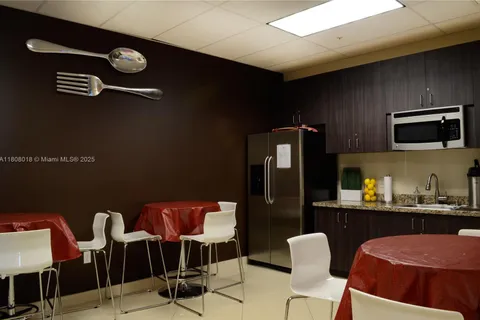 15800 Pines Blvd # 343, Pembroke Pines FL 33027