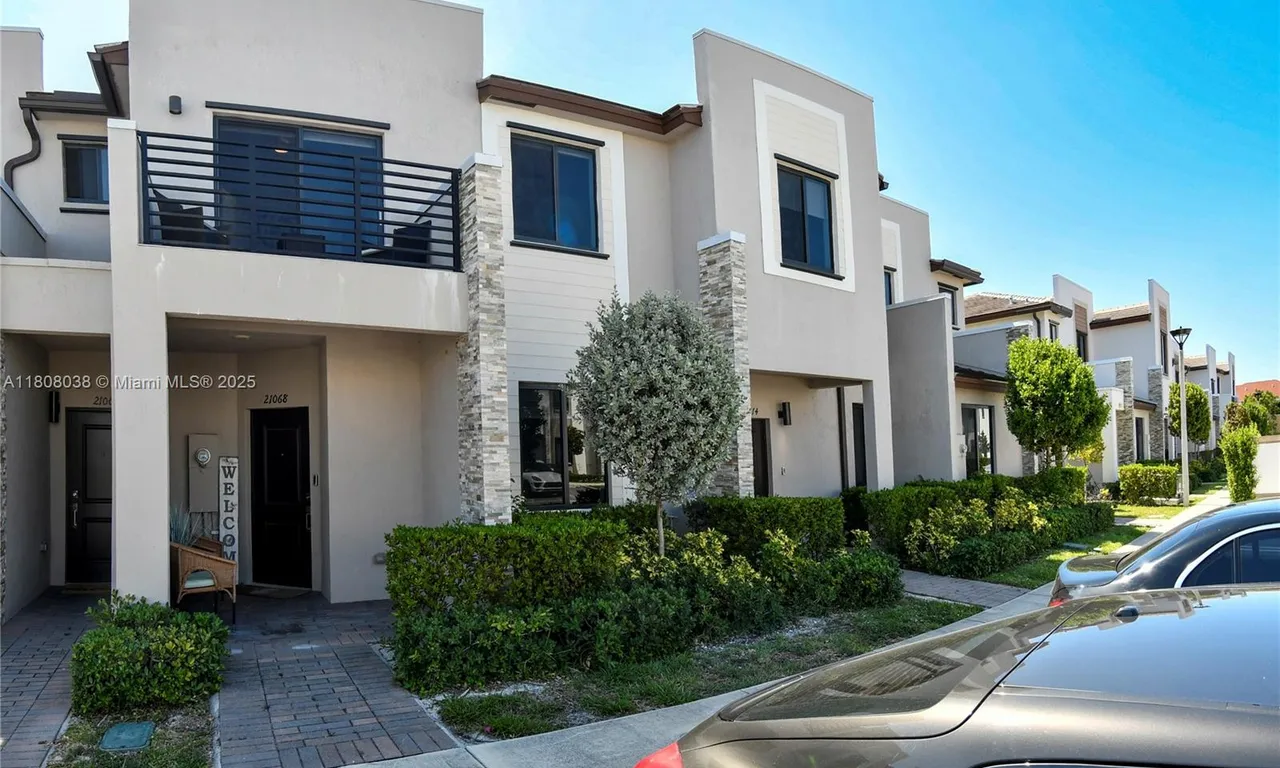 21068 NE 8th Ave, Miami FL 33179