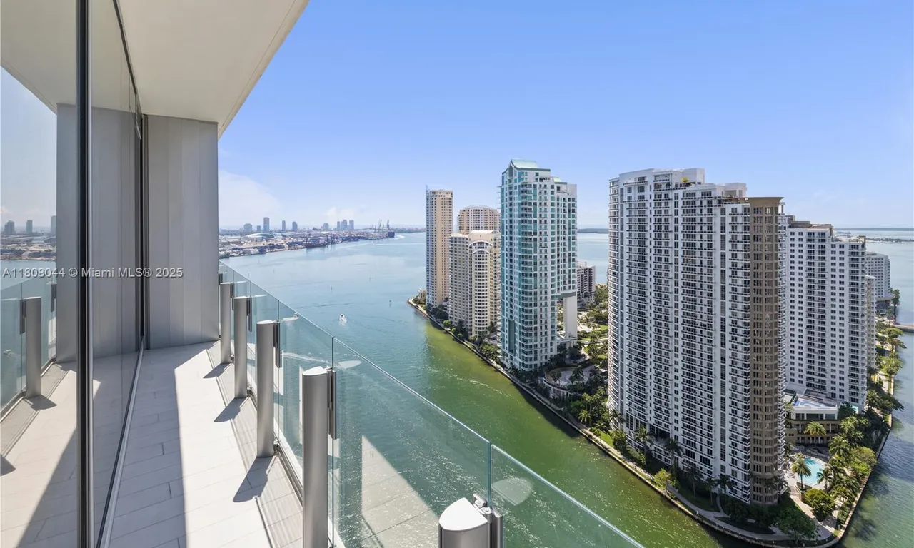 300 Biscayne Blvd Way # 3104, Miami FL 33131