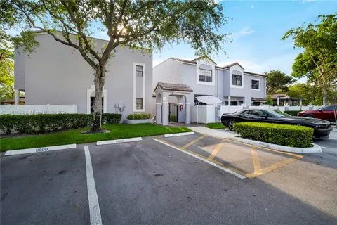 11604 NW 11th St, Pembroke Pines FL 33026