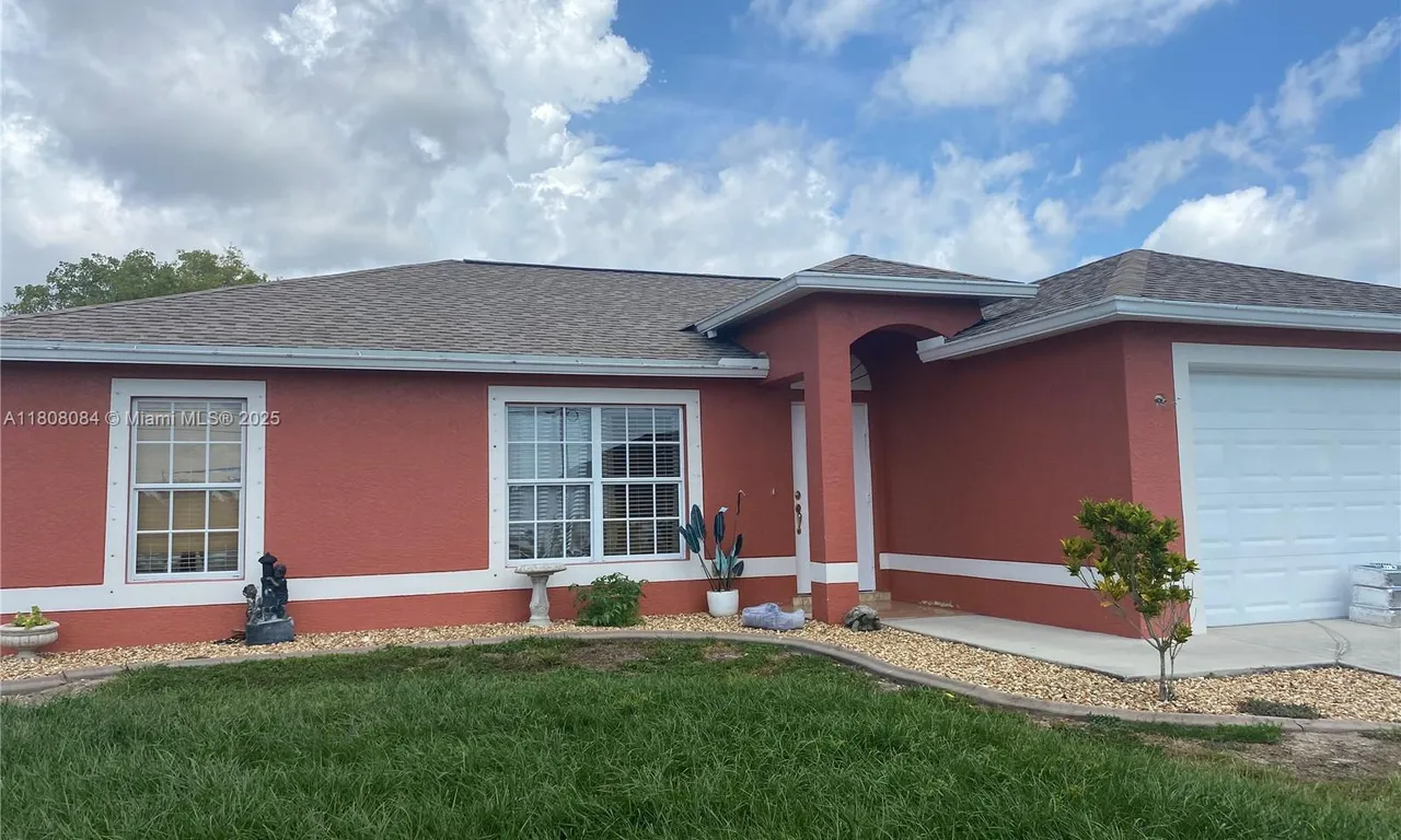 1011 1011 NW 12th AVE, Cape Coral FL 33993