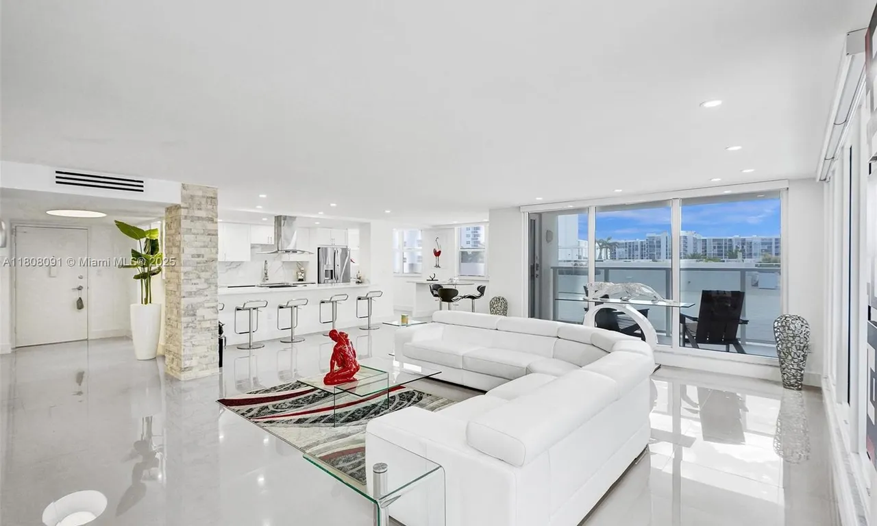 2751 S Ocean Dr # 301S, Hollywood FL 33019
