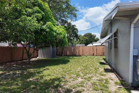 8160 Taft St, Pembroke Pines FL 33024