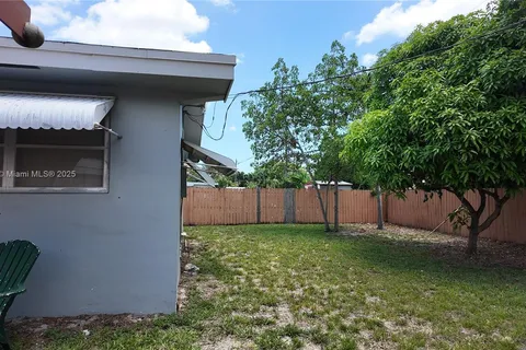 8160 Taft St, Pembroke Pines FL 33024
