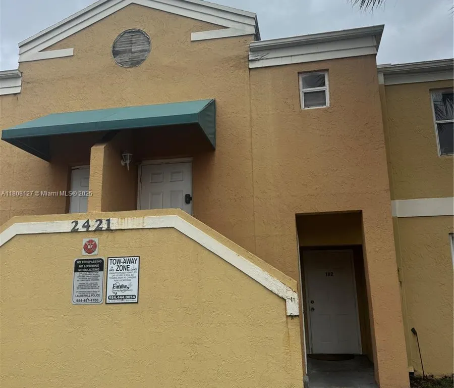 2421 NW 56th Ave # 202, Lauderhill FL 33313