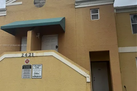 2421 NW 56th Ave # 202, Lauderhill FL 33313