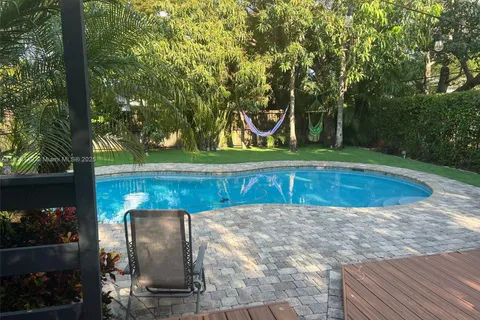 5760 SW 56th St, Miami FL 33155