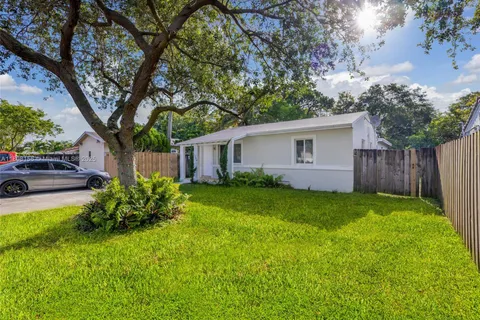 1304 NW 6th Ave, Fort Lauderdale FL 33311