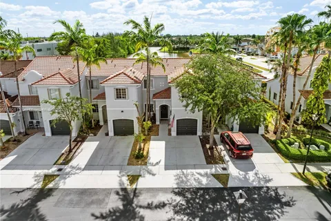 925 SW 147th Ct, Miami FL 33194