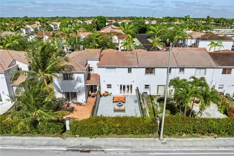 925 SW 147th Ct, Miami FL 33194