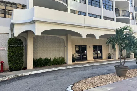 66 Valencia Ave, Coral Gables FL 33134