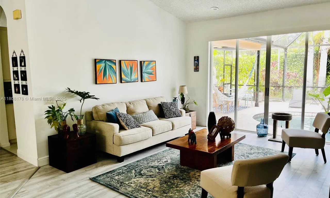 1987 S Landing Way, Weston FL 33326